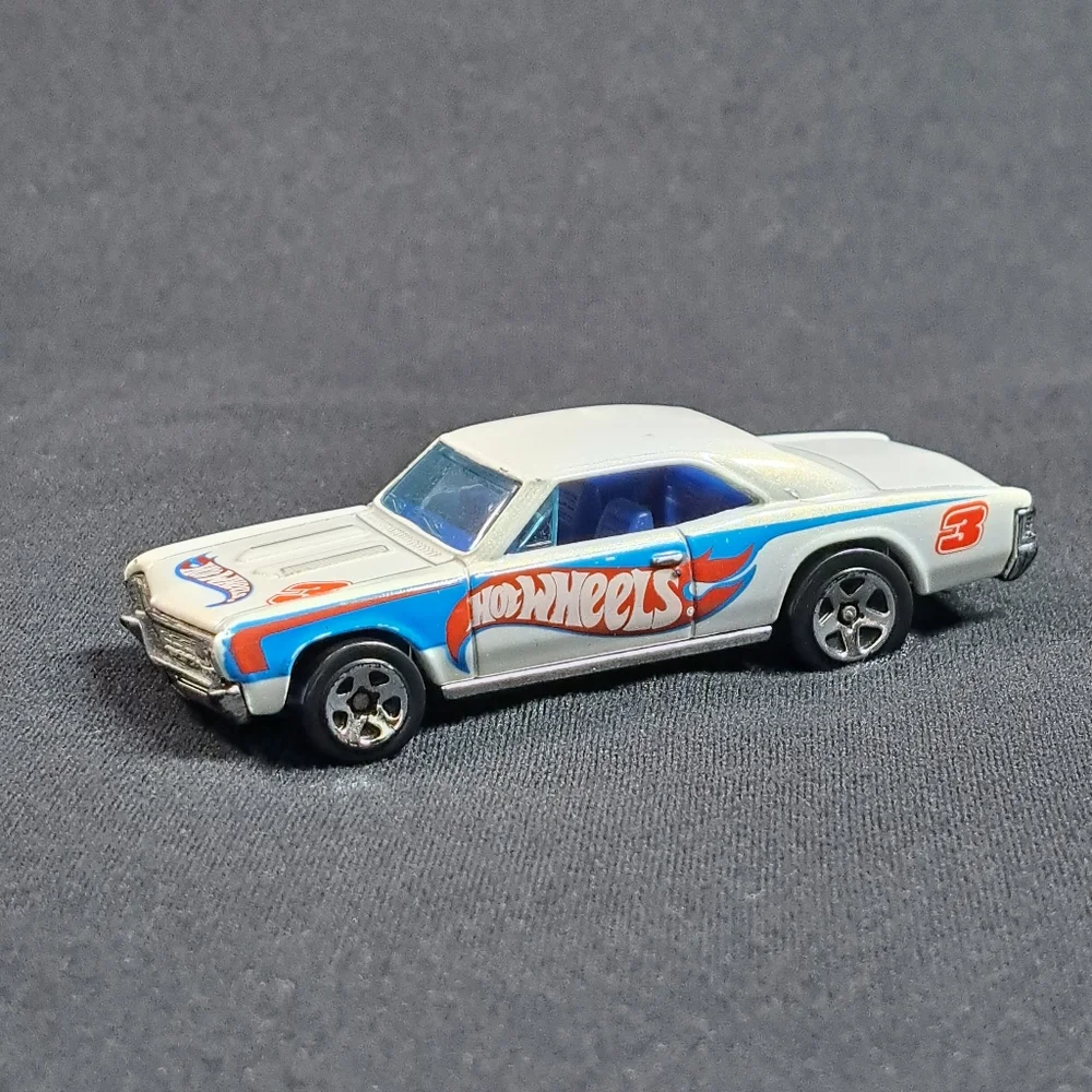 Hot Wheels‎ 67 White Chevelle SS 396 Racing Toy Car
